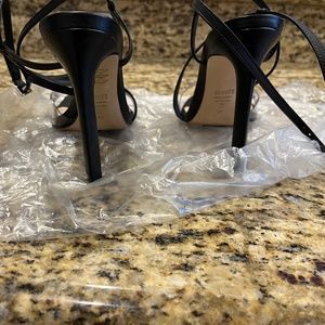 High Heeled Strap shoes